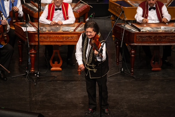 picture 100 členný cigánsky orchester Budapešť a hostia