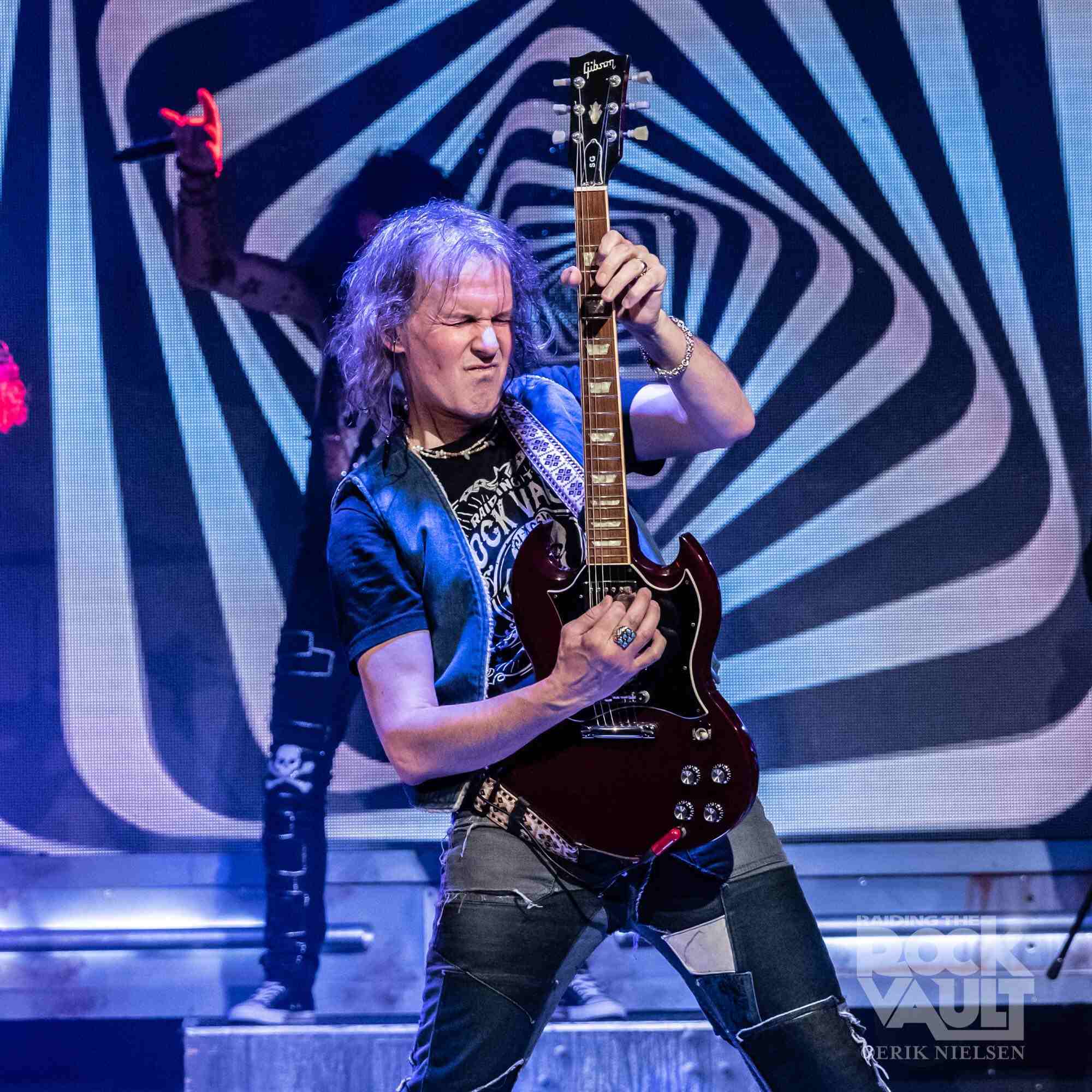 picture DOOGIE WHITE & ROWAN ROBERTSON - Rainbow & Ronnie James Dio night
