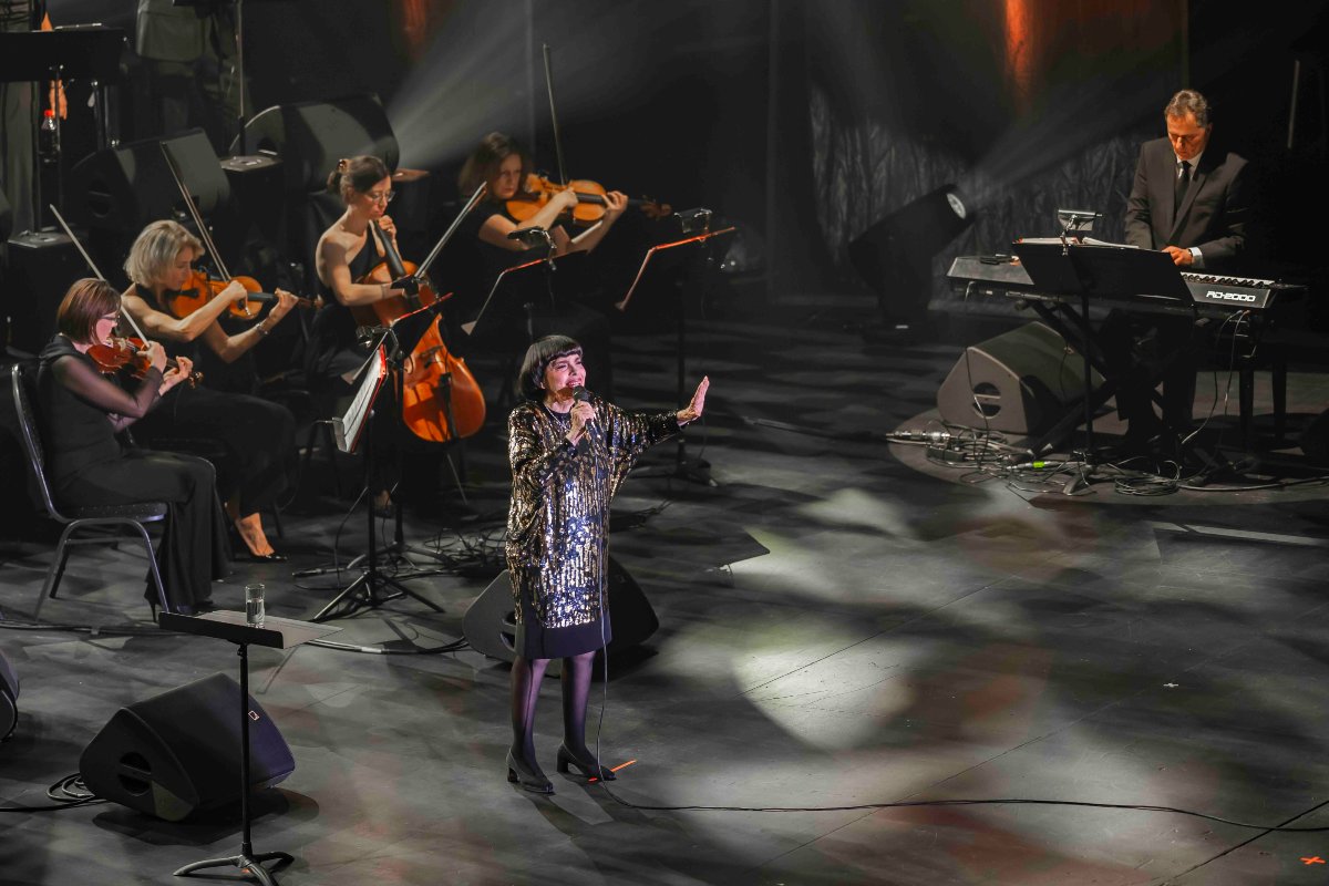 picture MIREILLE MATHIEU 2027